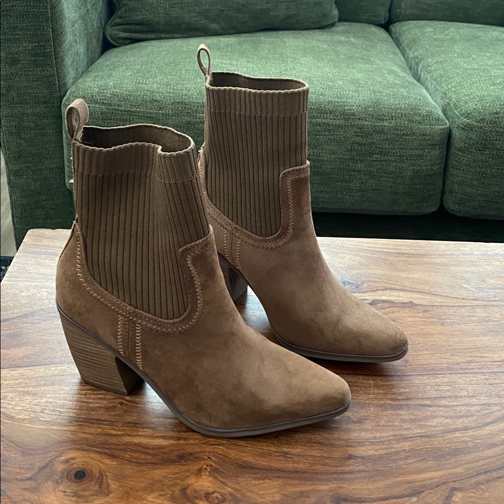 Universal Thread Brown Ankle Booties